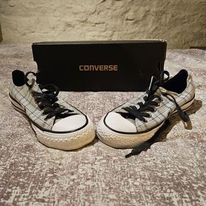 Womens Converse All Stars - sz7